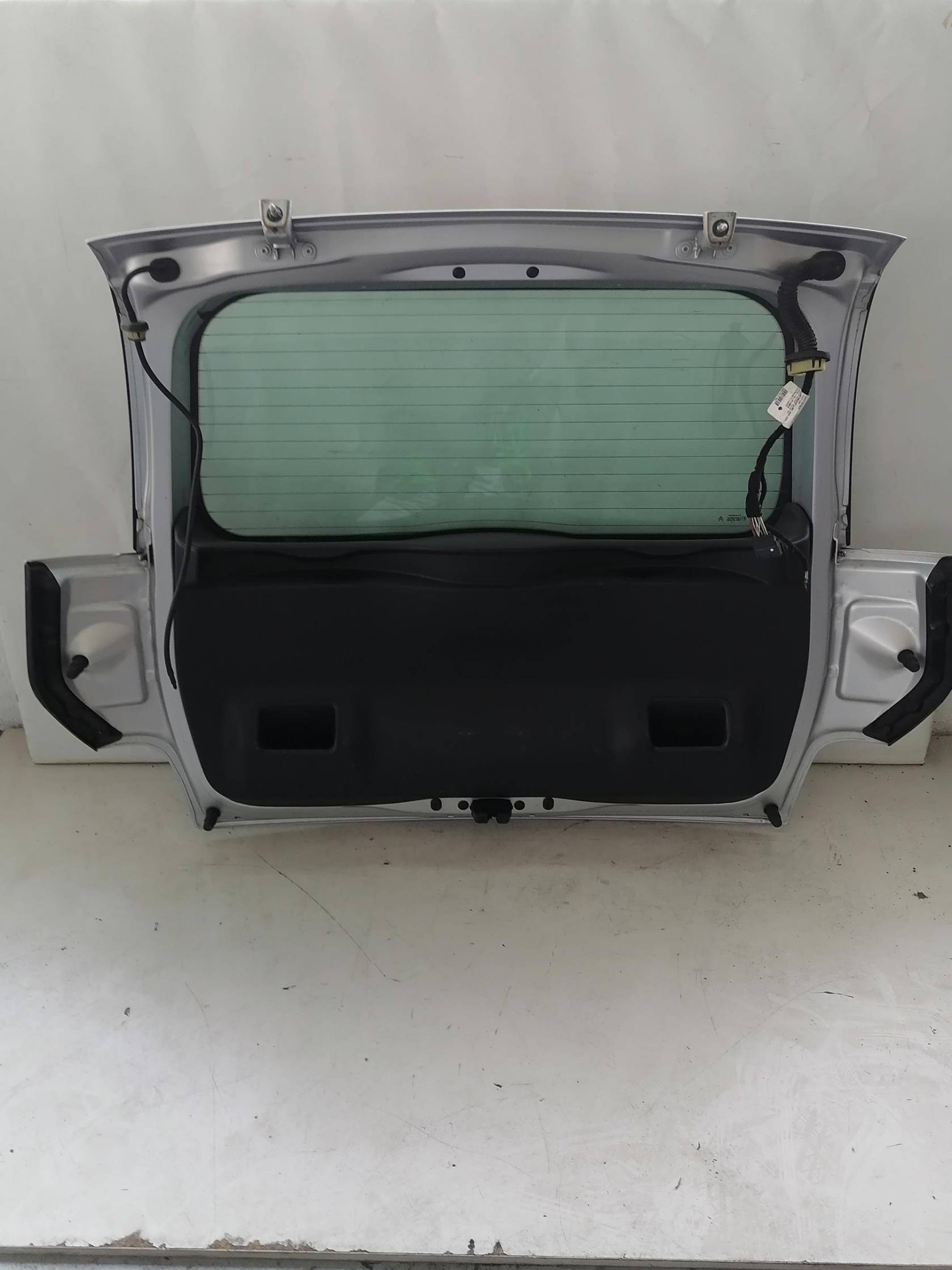 Fisso parafango ant. dx.